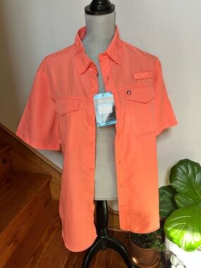 NWT Men's Short Sleeve Button Fishing Shirt in Coral Orange